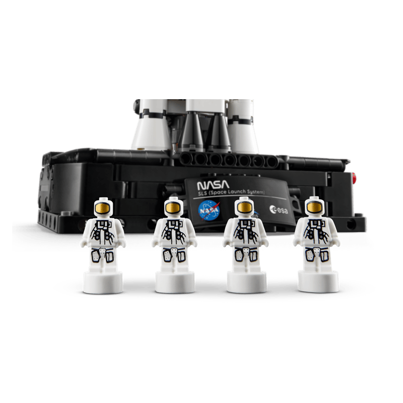 LEGO NASA Artemis Space Launch System Rocket (42221) by LEGO