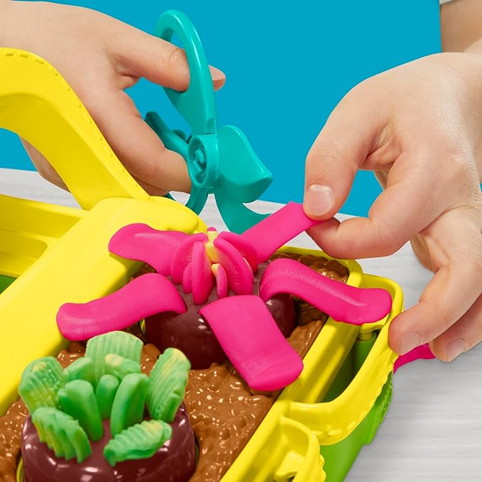 PLAY-DOH BLOOMING FLOWERS by Hasbro
