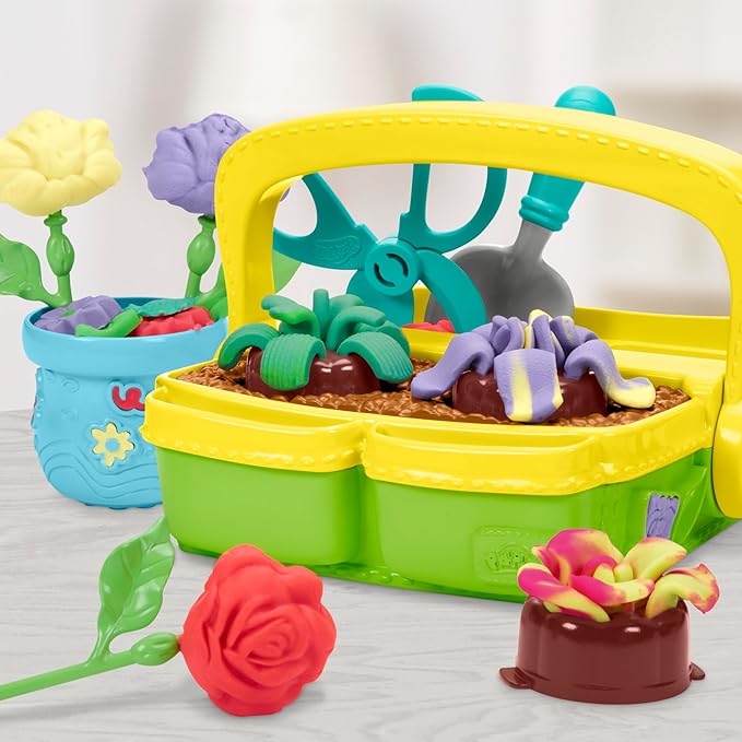 PLAY-DOH BLOOMING FLOWERS by Hasbro