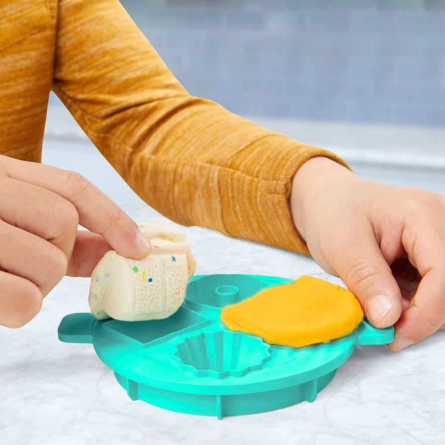 PLAY DOH MAGICAL MIXER PLAYSET by Hasbro
