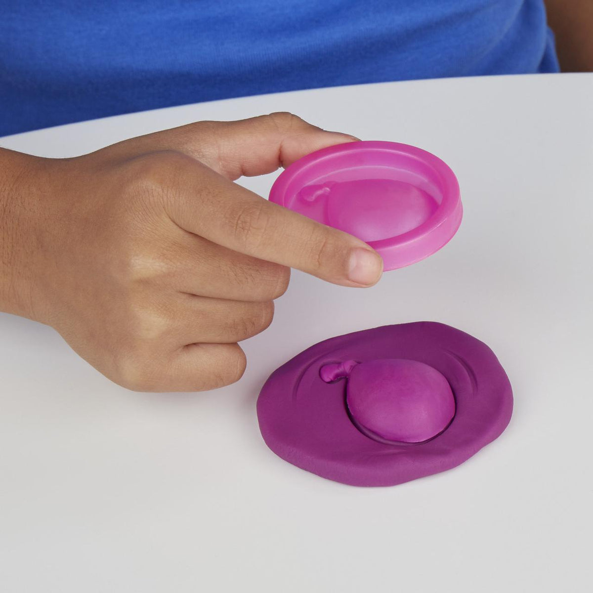 PLAY-DOH TOUCH SHAPE TO LIFE STUDIO by Hasbro