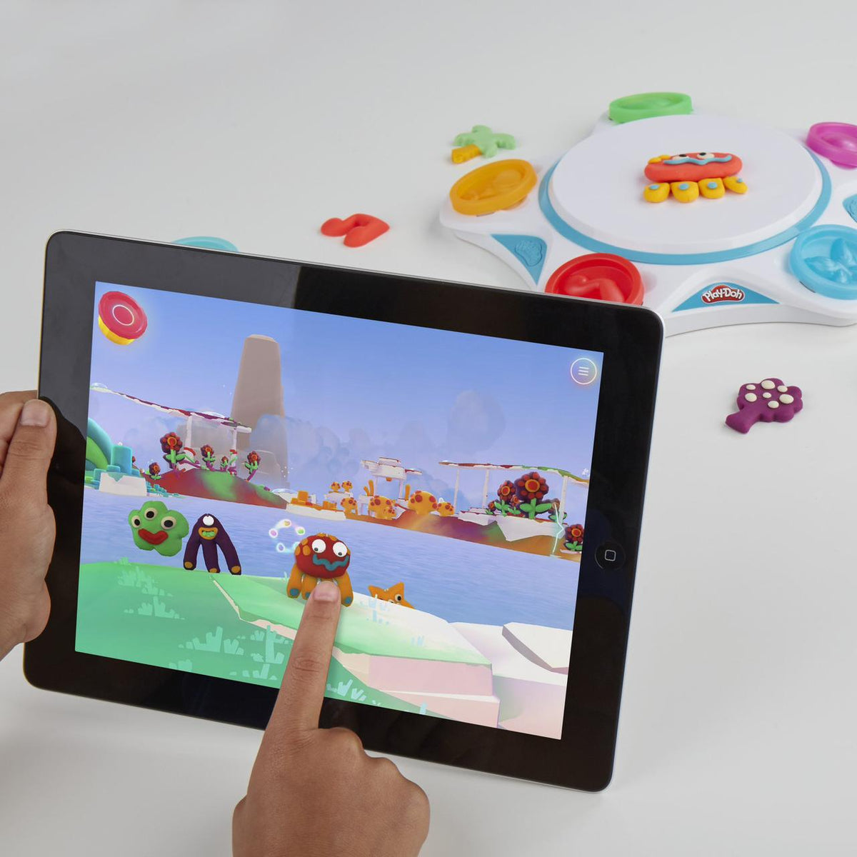 PLAY-DOH TOUCH SHAPE TO LIFE STUDIO by Hasbro