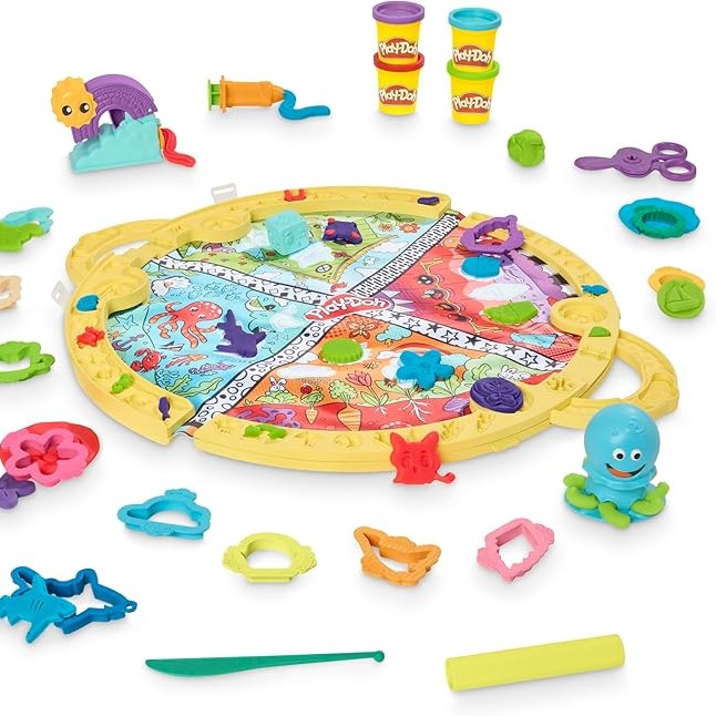 Play-Doh Fold & Go Playmat Starter Set with 19 Accessories by Hasbro