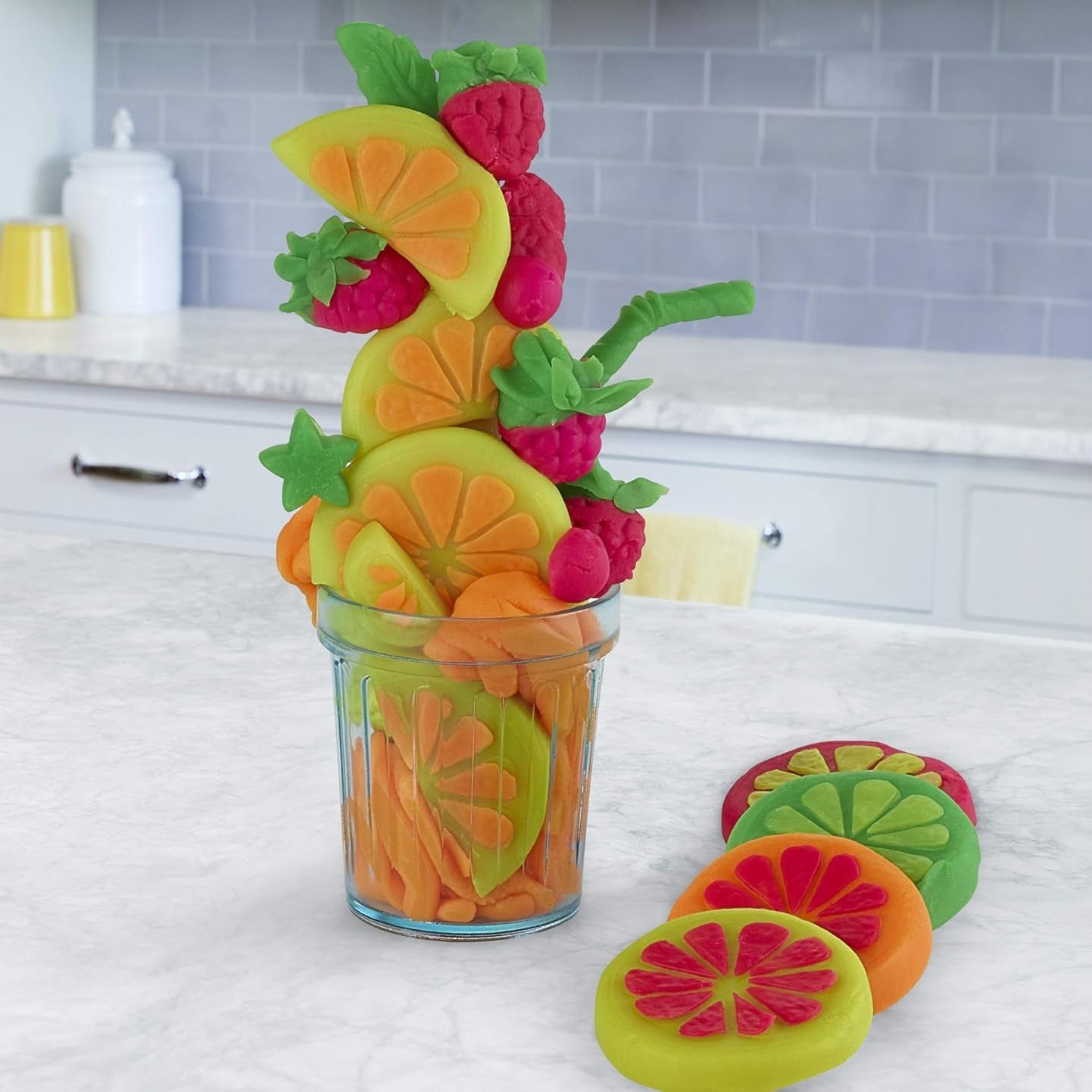 Play-Doh Kitchen Creations Juice Squeezin by Hasbro