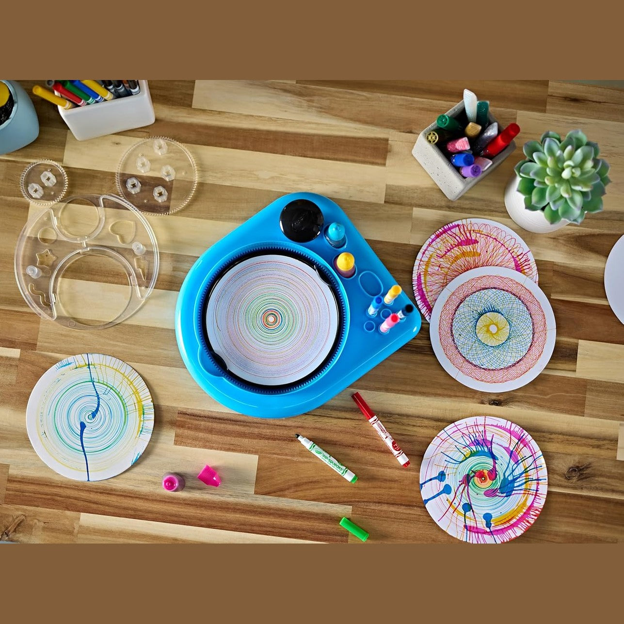 SPIN & SPIRAL ART STATION by Crayola