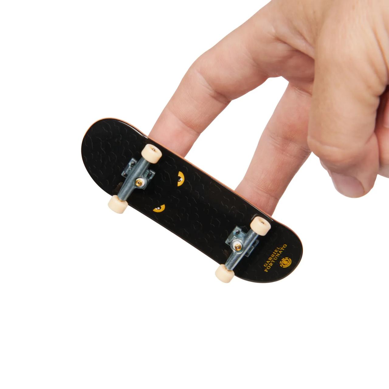 Tech Deck Fingerboard Pack of 4 with Accessories