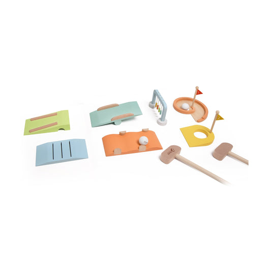 WOODEN GOLF SET by Classic World