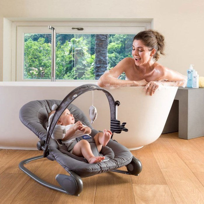 CHICCO Hooplá Bouncing Chair with Toys