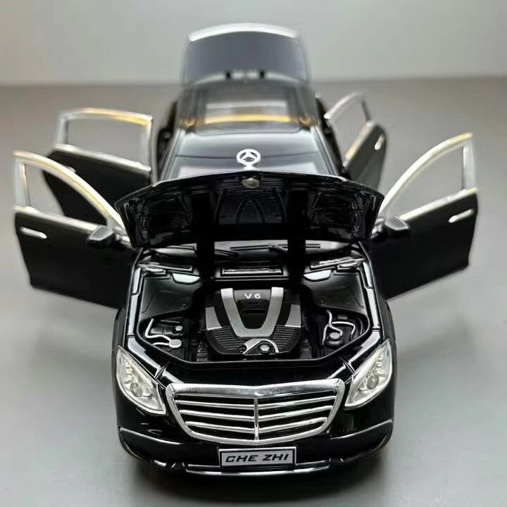 Mercedes S Class 1:24 Die-Cast Car by CHE ZHI